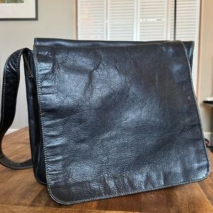 Pebble grain black leather messenger bag - roomy and full of pockets!